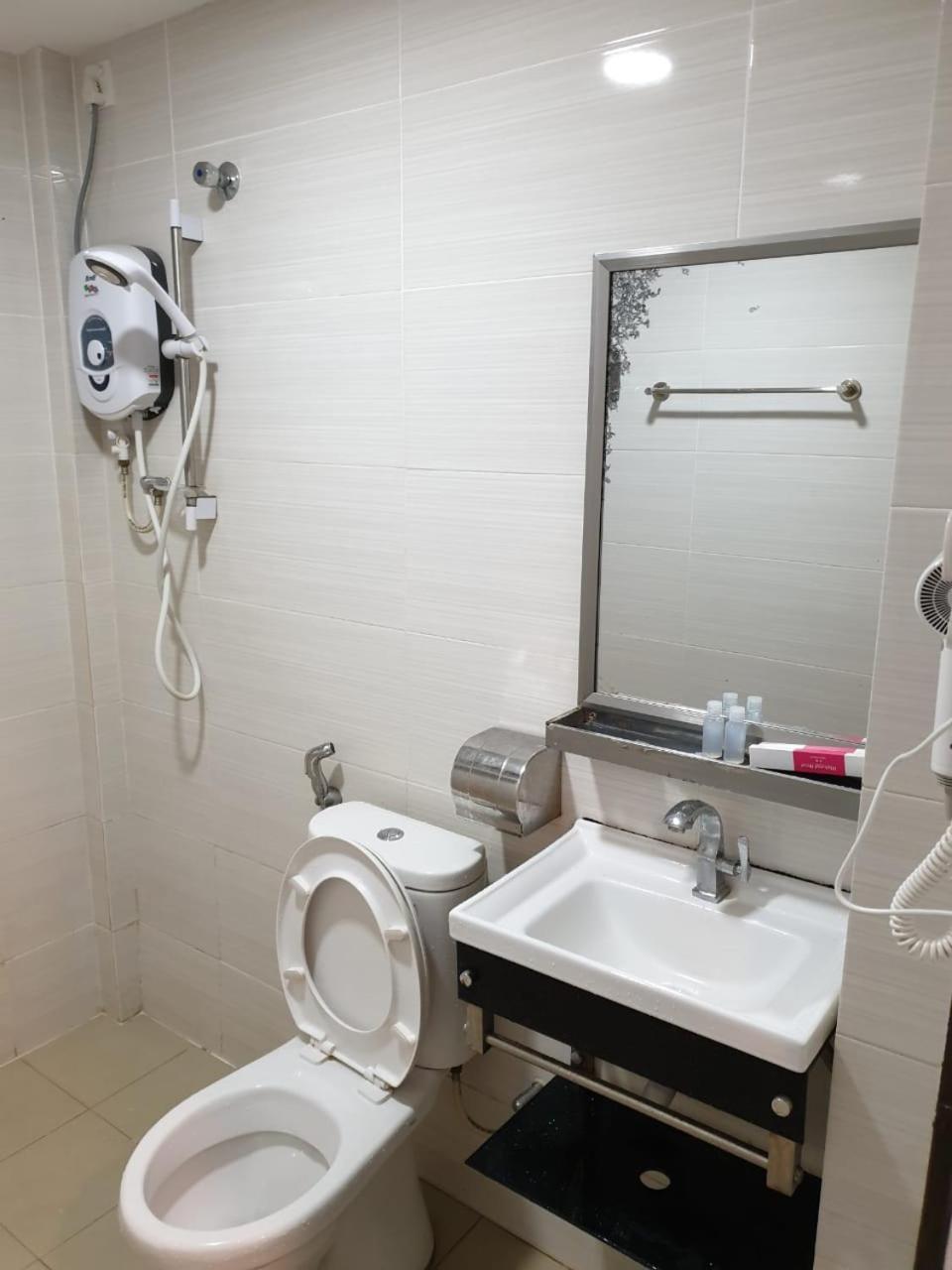 Angsoka Hotel Teluk Intan Dış mekan fotoğraf